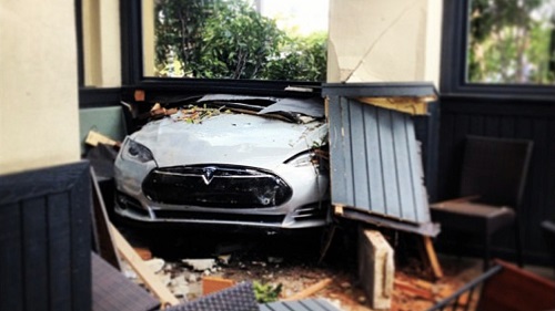 tesla-crash.jpg