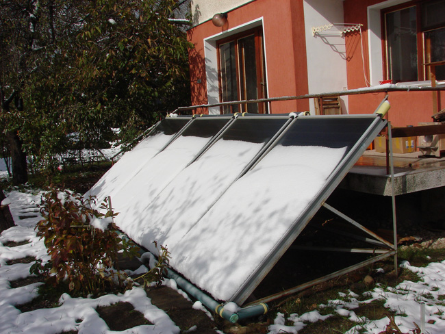 топлинни колектори_първи сняг октомври 2014.jpg