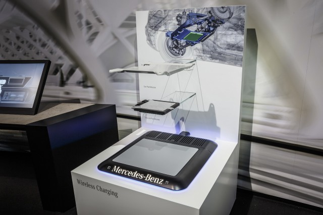mercedes-wireless-charger